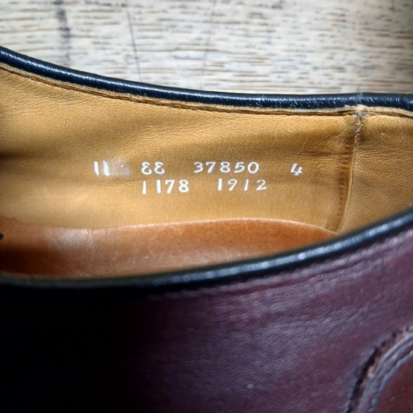 Men's Allen Edmonds shoes - Picture 7 of 9